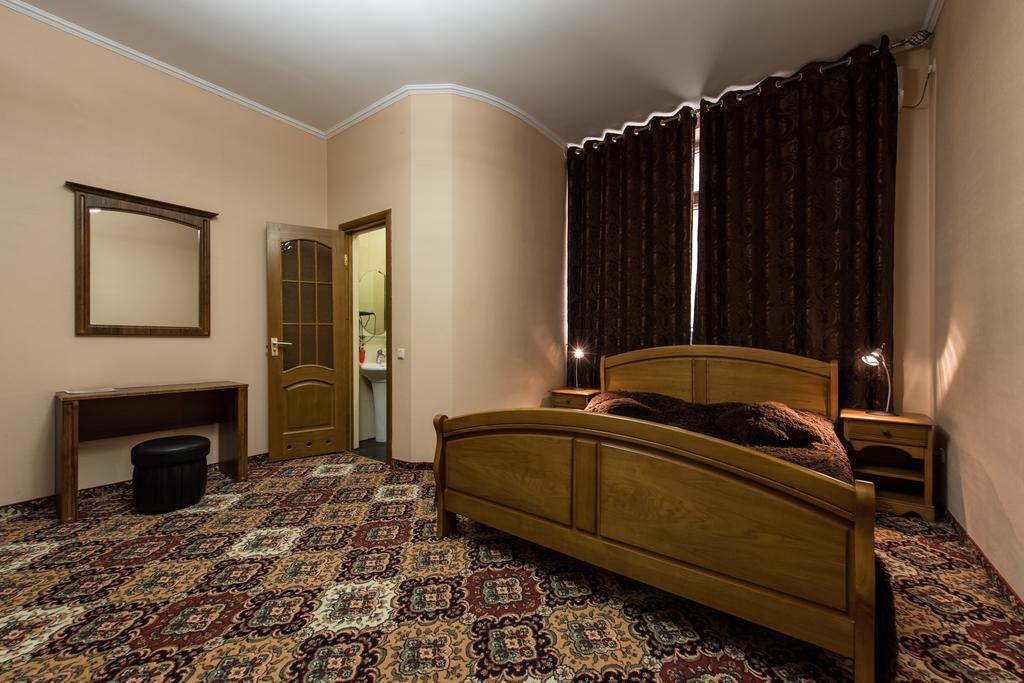 Premium Hotel Chernivtsi Quarto foto