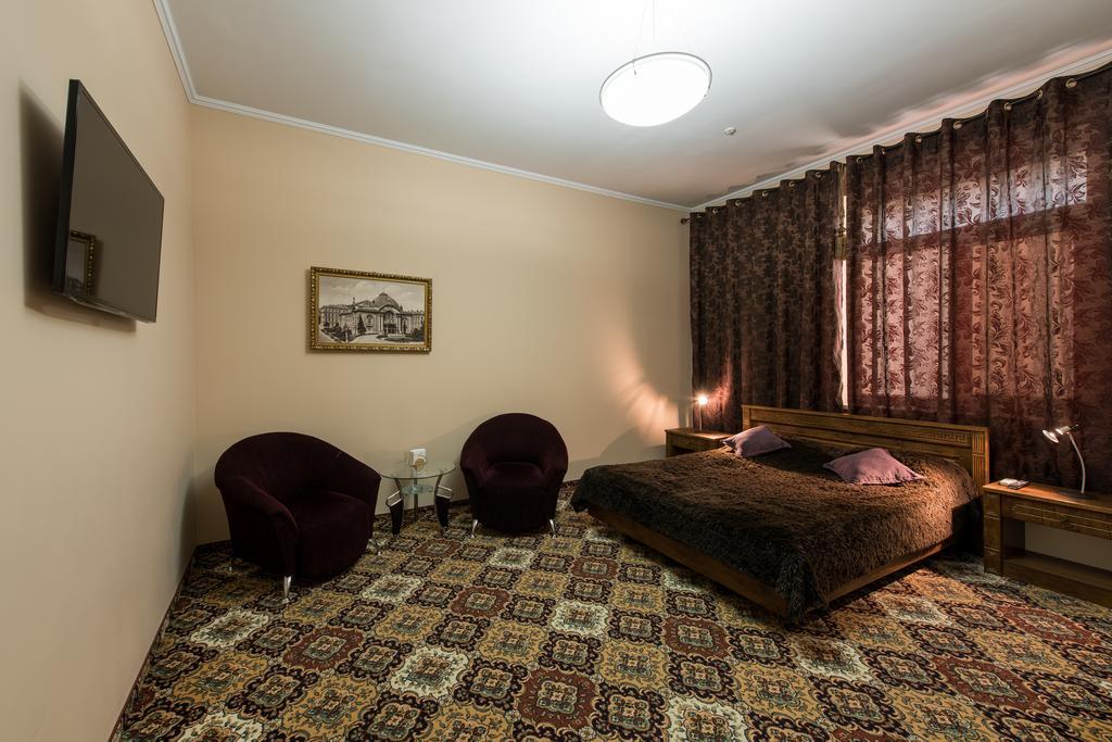 Premium Hotel Chernivtsi Quarto foto