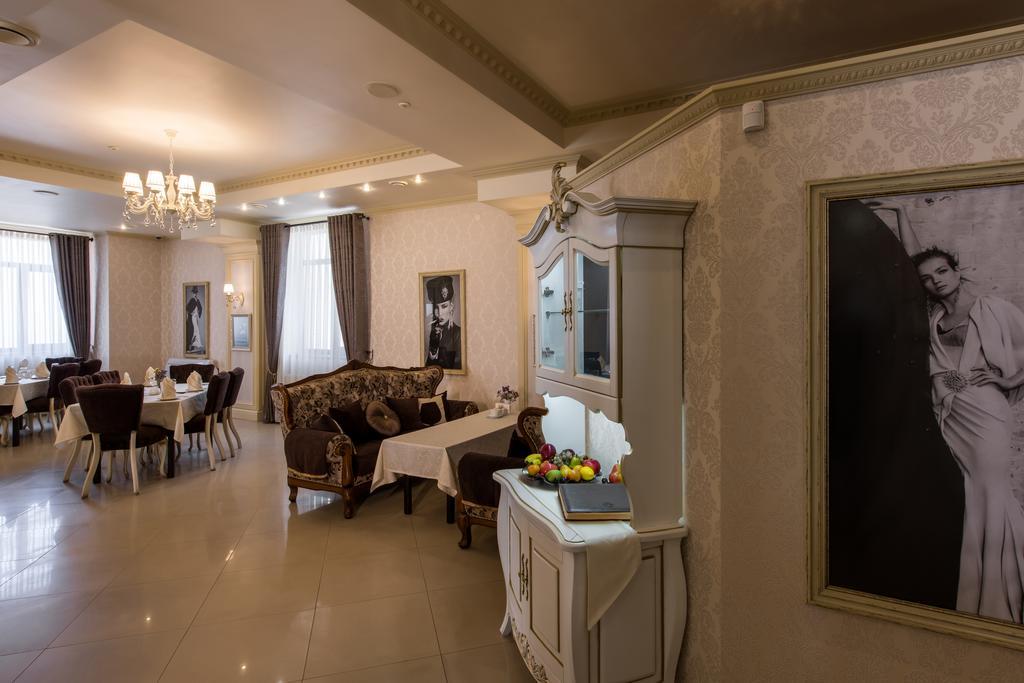 Premium Hotel Chernivtsi Exterior foto